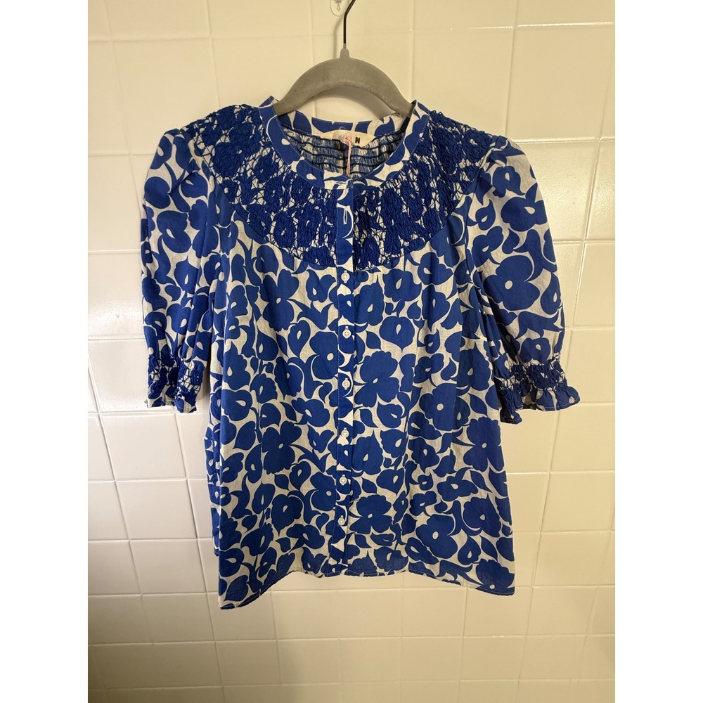 Boden Blue White Floral Smocked Yoke Button Front Cotton Blouse US 6 T1898 - Picture 2 of 7